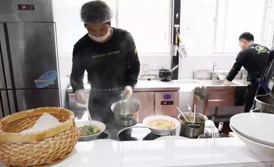 紅海突圍 青蔬麻辣燙如何在激烈市場競爭中站穩(wěn)腳跟